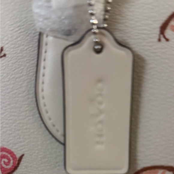 Coach Women’s Gallery Tote Bag Chalk With Snail 🐌 Print. Hard to find. - Picture 3 of 12